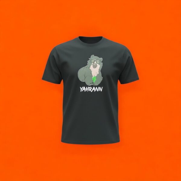 Camiseta Manga Curta Preta com Yahran Colorido