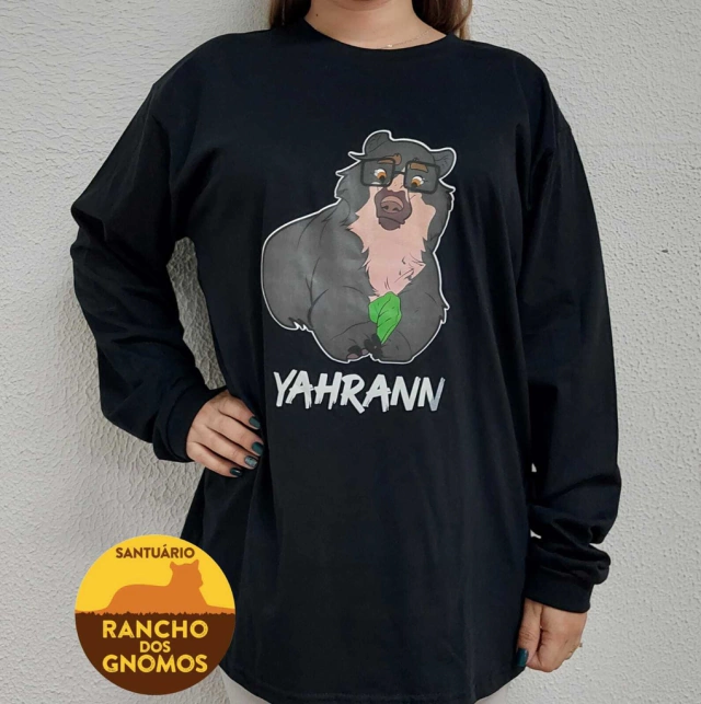 camiseta-yahrann-colorido-preta-manga-longa